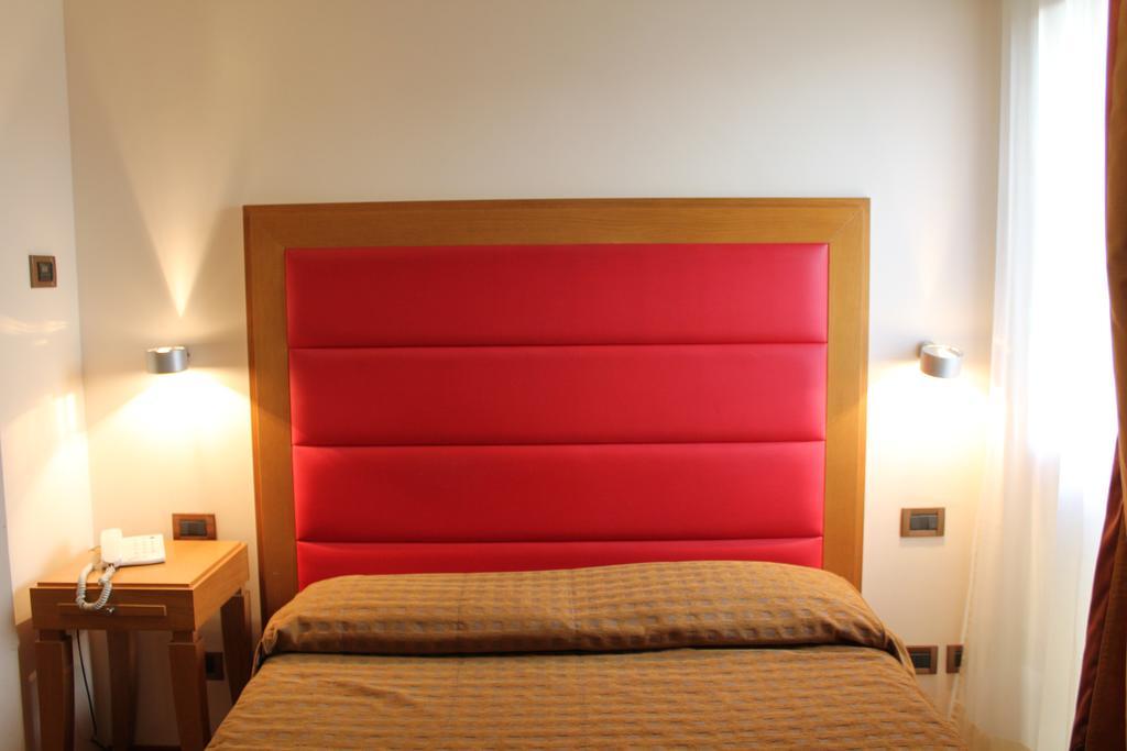 Hotel Castello LʼAquila Dış mekan fotoğraf