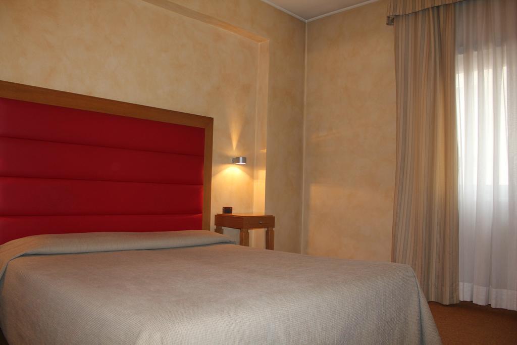 Hotel Castello LʼAquila Dış mekan fotoğraf